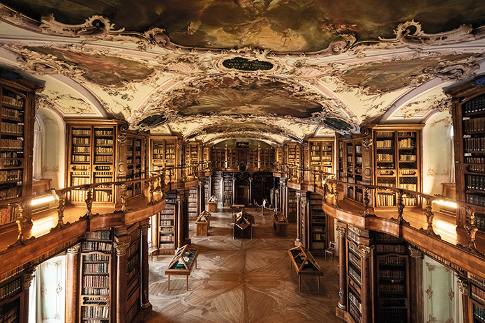 La salle baroque de la bibliothèque abbatiale de Saint-Gall © Suisse Tourisme