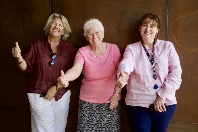 À Winton, trois générations de femmes qui, chacune à leur manière, participent à faire vivre et raconter l’Outback - Photo : Sébastien Cros / WeTravelAustralia