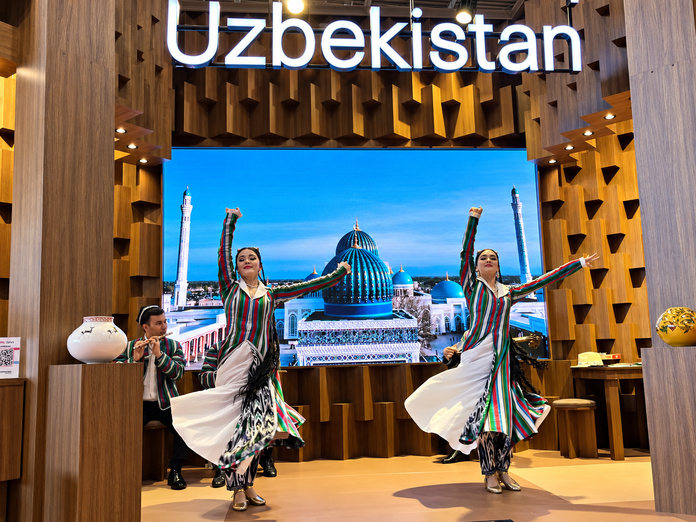 Sur le stand de l'Ouzbékistan, une mise en avant de sa culture et de son artisanat © PB