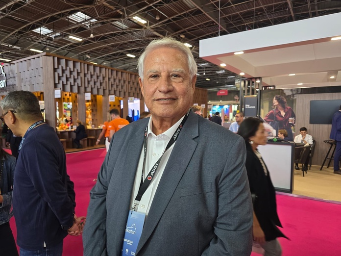 Mumtaz Teker, président de l'APST dans les allées de l'IFTM - Photo CE Mumtaz Teker, président de l'APST dans les allées de l'IFTM - Photo CE