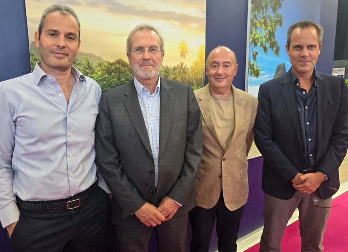 Arnaud Abitbol, Frédéric Braun (Akilanga, Altanueva, Amahuaca), Laurent Abitbol et Christophe Jacquet du groupe Marietton Développement - Photo CE