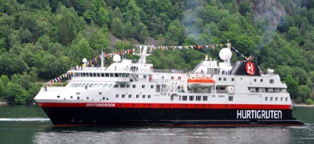 Le MS Spitsbergen est le nouveau navire d'exploration d'Hurtigruten - Photo : Hurtigruten