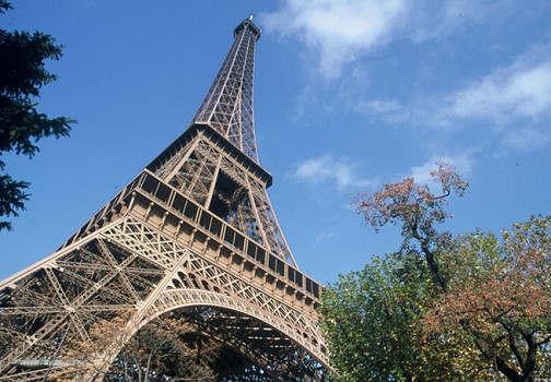 La Tour Eiffel est fermée après les incidents de la fan zone de dimanche 10 juillet 2016 - Photo : SETE-B.MICHAU