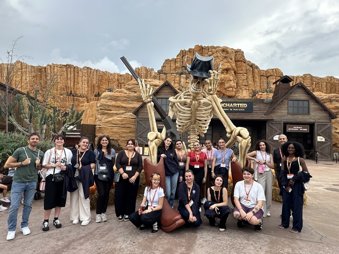 Les alternants de la Selectour Academy réunis à PortAventura World, en Espagne, lors du séminaire d’intégration organisé fin septembre 2026. Raphaëlle Savary