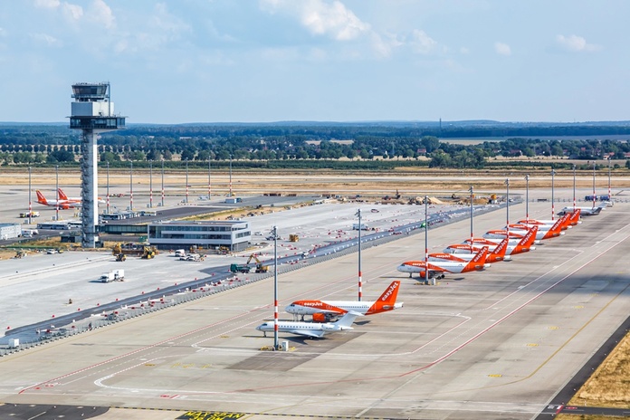 EasyJet supprime entre 600 000 et 700 000 sièges supplémentaires de son programme hivernal. @depositphotos/Boarding2Now
