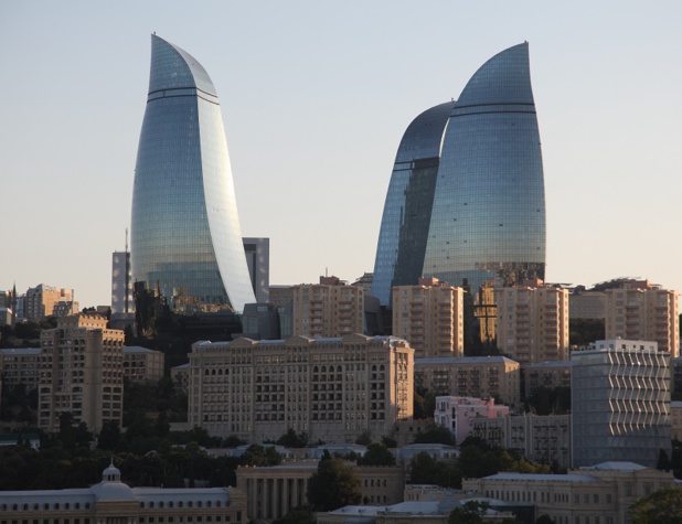 Bakou : les célèbres flammes de l'hôtel Fairmont - Photo : Chantha Chea