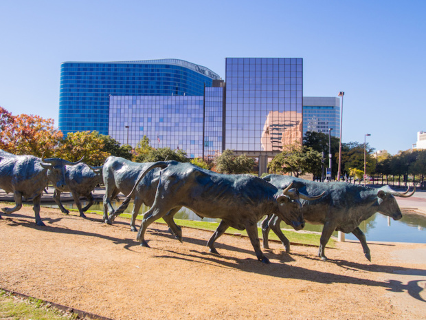 Pioneer Plaza © Melastmohican Pioneer Plaza © Melastmohican