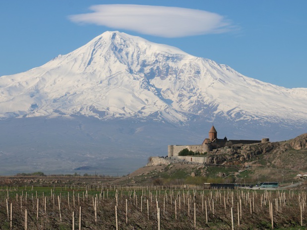 Le mont Ararat (5 165 m), illumine de ses neiges éternelles la capitale Erevanle mont Ararat (5 165 m), illumine de ses neiges éternelles la capitale Erevan - DR : J.-F.R.