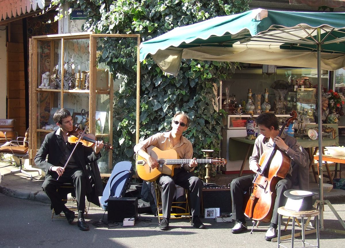 Concert de jazz manouche au coeur du marché. Photo OT.