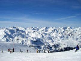 Saint-Martin de Belleville sur le domaine skiable des 3 Valées. Photo Savoie Mont Blanc/Chabance.