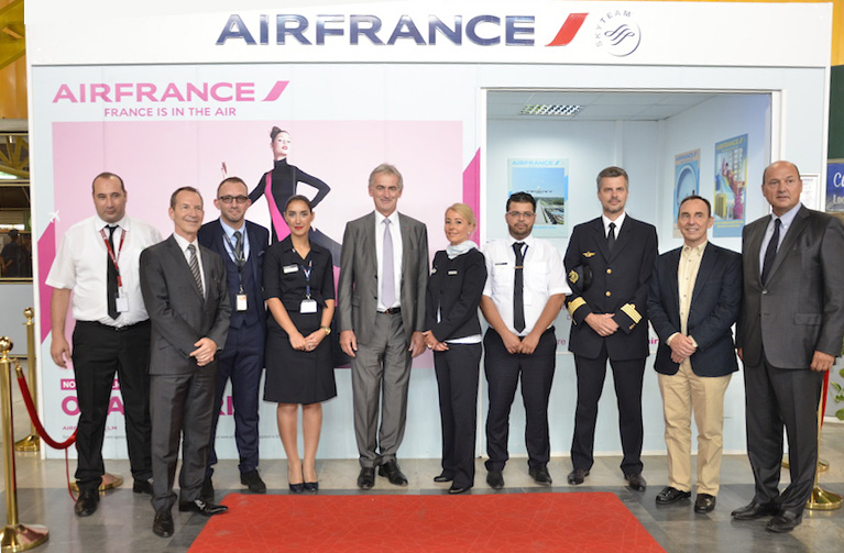 L'équipe d'Air France lors du vol inaugural entre Paris et Oran. DR Air France.
