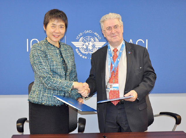 Mme Fang Liu (Secrétaire générale de l’OACI) et Patrick Gandil (Directeur général de l’Aviation civile Française) - DR
