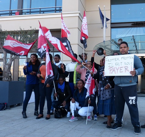 Les femmes de chambre du Radisson Blu du Vieux-Port à Marseille, employées par un sous-traitant, ne veulent plus être payées à la tâche - Photo : CNT