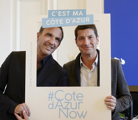 David Lisnard a remis le trophée Ambassadeurs à Nikos Aliagas le 12 novembre 2016, à Cannes - Photo : CRT Côte d'Azur