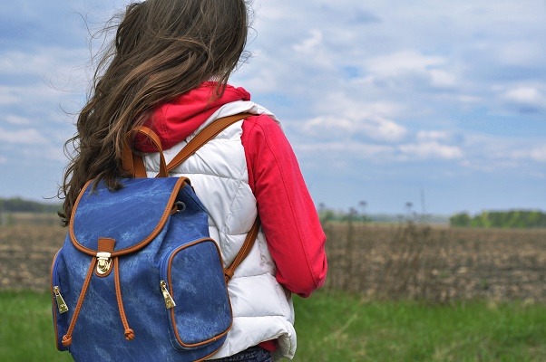 A partir du 15 janvier 2017, les mineurs qui quittent la France sans leurs parents devront détenir une autorisation de sortie du territoire - Photo  Natalia Shcherbakova-Fotolia.com