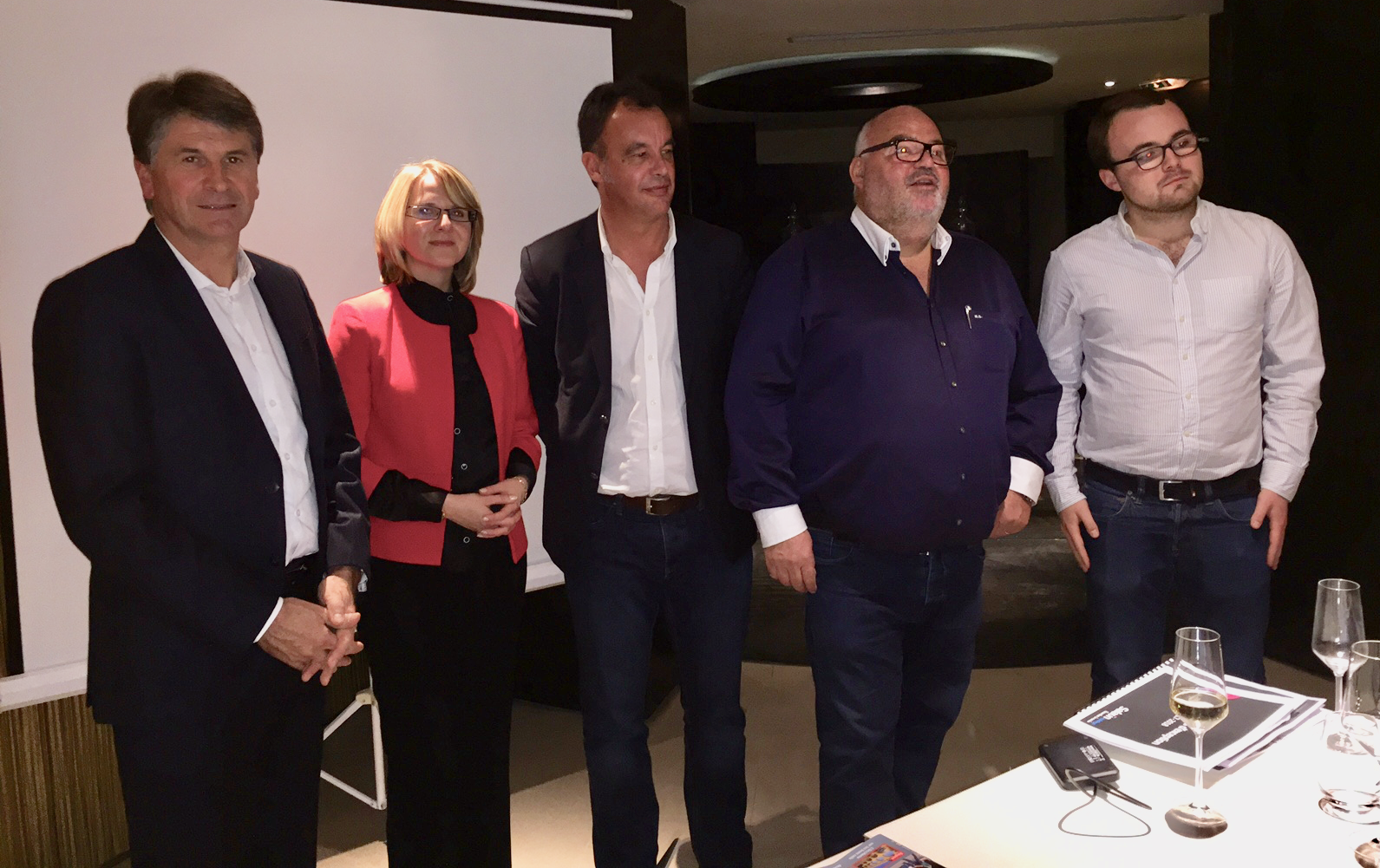 Michel Salaün entouré de son équipe et de son fils, présente sa nouvelle production XXL