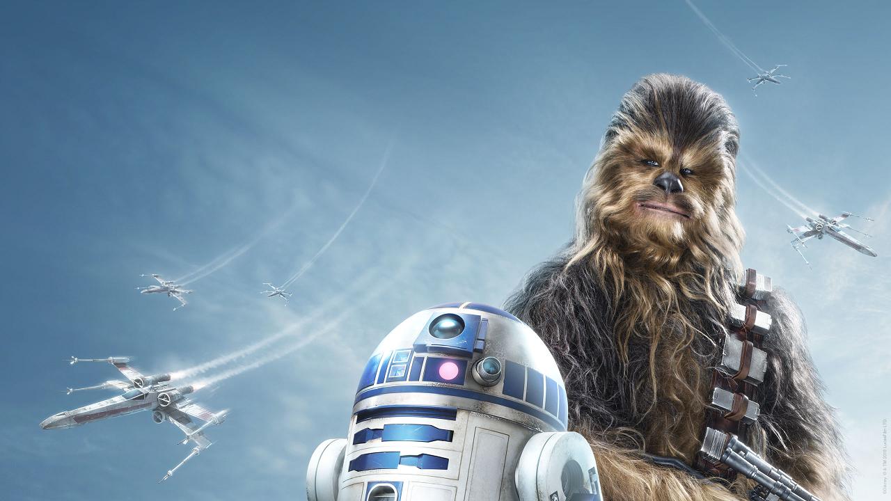 Chewbacca, fidèle partenaire de Han Solo, et R2D2 - DR : Disneyland Paris
