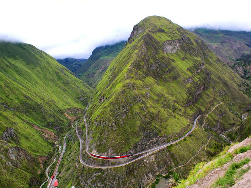 Au programme d'un tour du monde, des trains mythiques. Ici, El Crucero en Equateur - DR : CdV