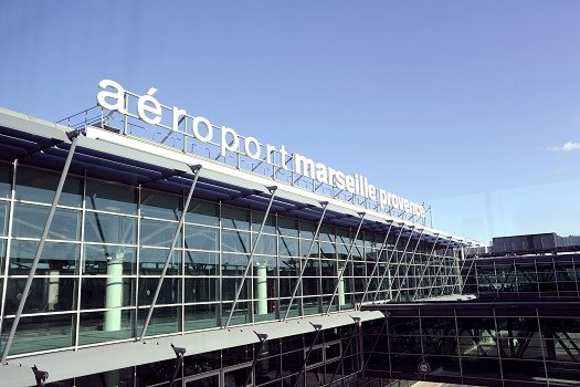 Des salariés d'Air France protestent contre la réorganisation de leur travail à l'aéroport Marseille Provence - Photo : AMP