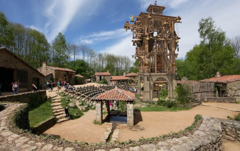 Scène du nouveau spectacle du Puy du Fou "Le Grand carillon" -  DR : Le Puy du Fou