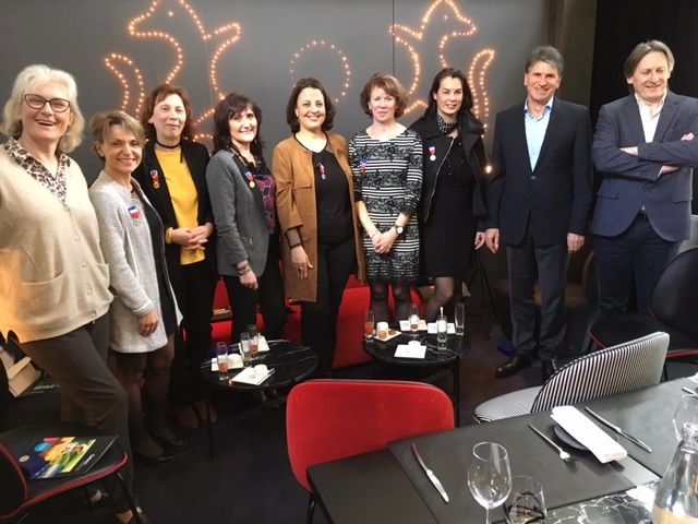 Les salariés ont reçu la médaille du travail des mains de Stéphane Le Pennec le 10 mars 2017 - Photo : Salaün Holidays Les salariés ont reçu la médaille du travail des mains de Stéphane Le Pennec le 10 mars 2017 - Photo : Salaün Holidays