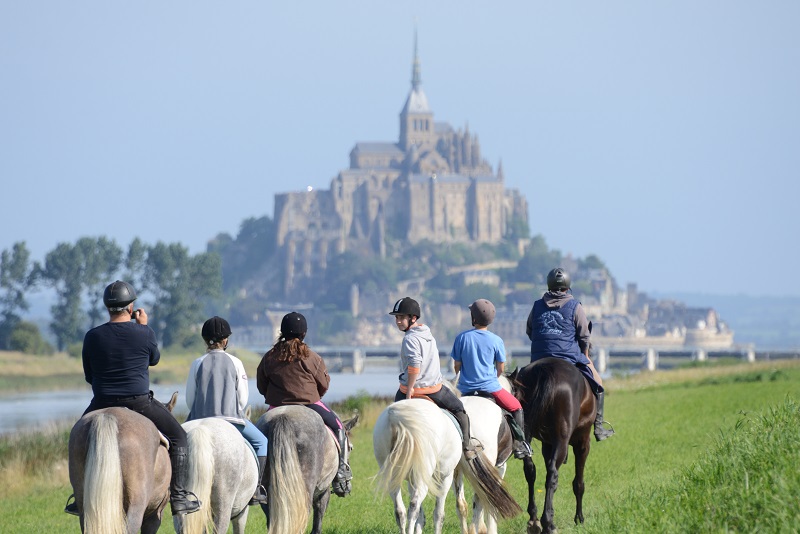 La Normandie est une région prisée par les touristes amateurs de randonnées équestres. DR: CRTE Normandie, simonphoto.fr