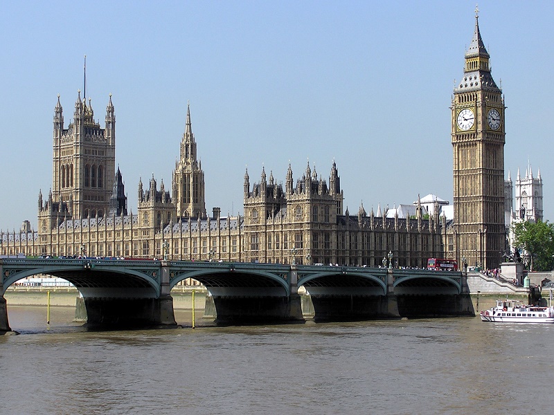 Vue sur le Parlement britannique et le pont de Westminster  - DR :Adrian Pingstone, Wikimedia Commons