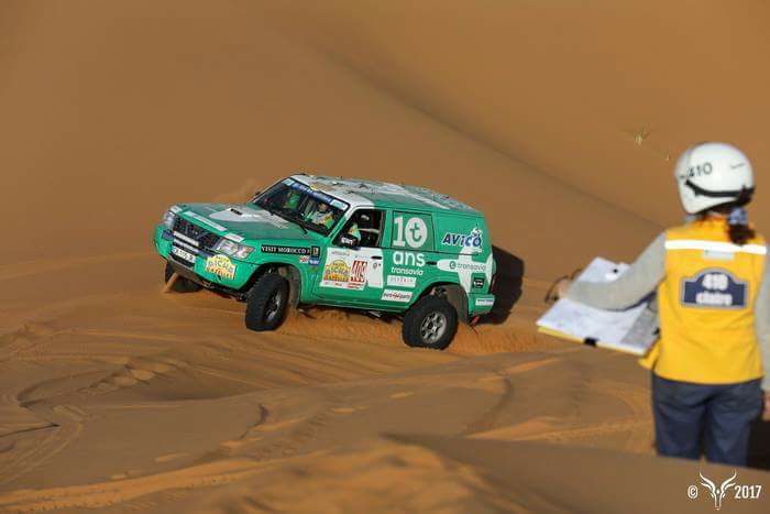 Armelle et Caroline au Maroc à l'occasion de l'étape dans les dunes - Photo Rallye Aïcha des Gazelles