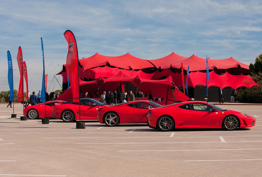 Ferrari Land rend hommage aux voitures Ferrari et à l'histoire de la marque - Photo : PortAventura World