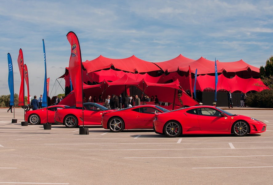 Ferrari Land rend hommage aux voitures Ferrari et à l'histoire de la marque - Photo : PortAventura World