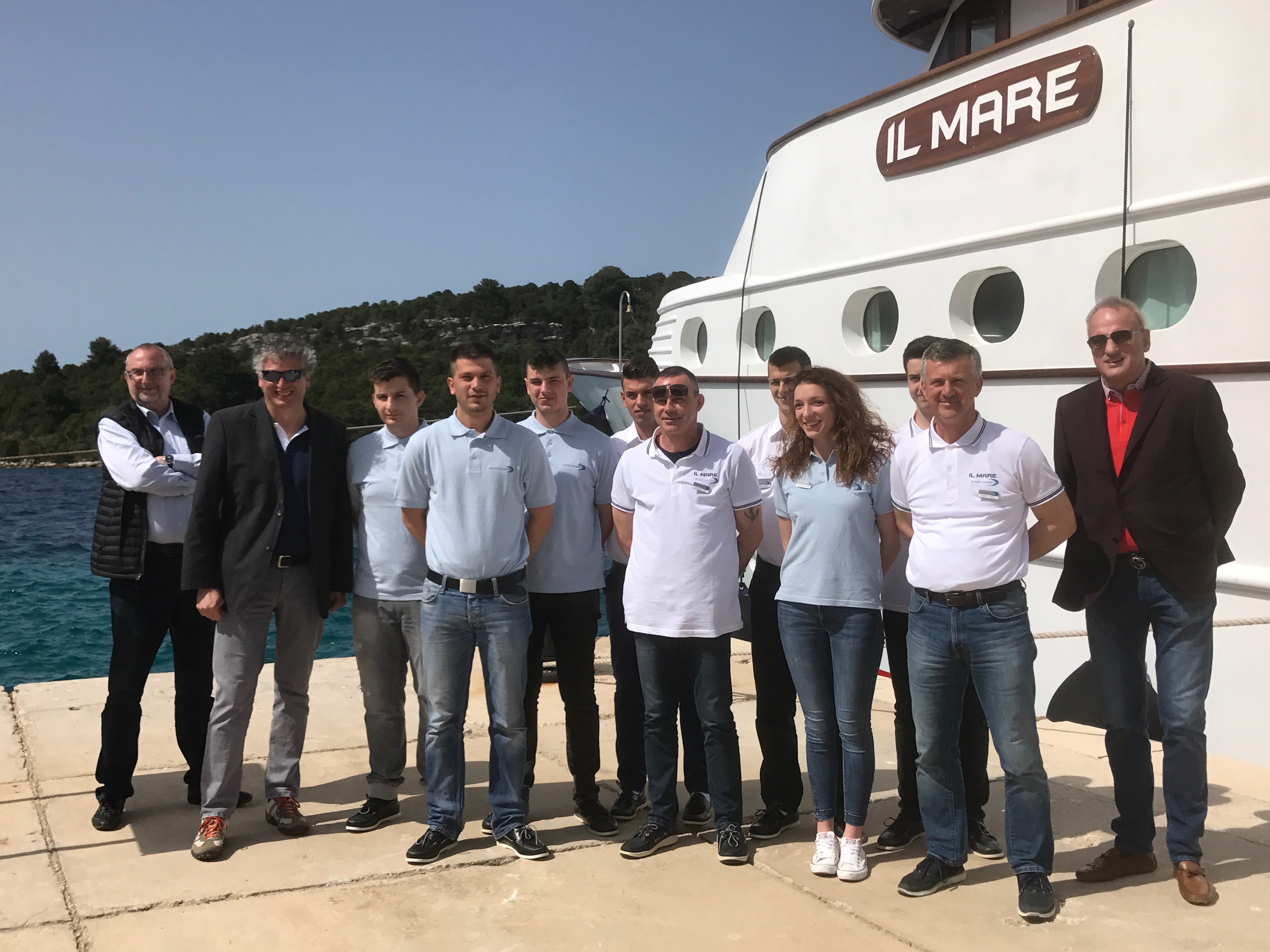 L'équipage du MV "Il Mare" au grand complet./ photo JDL