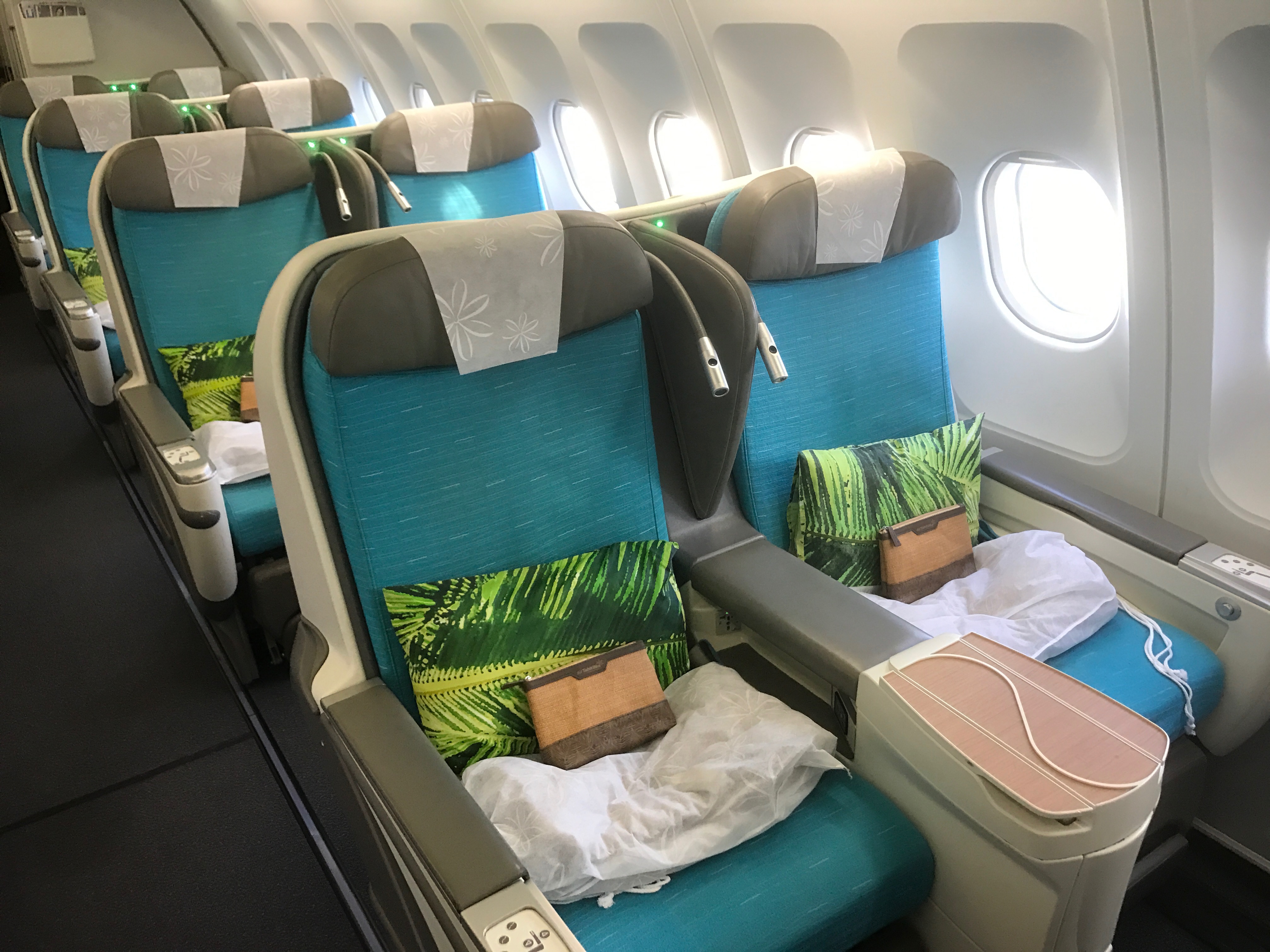 Les A340/300 qui desservent la Polynésie disposent en Classe affaires de 32 places divisées en 3 rangées. /photo JDL