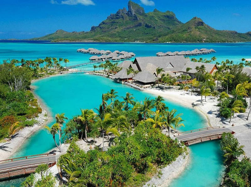 L’hôtel Four Seasons Bora Bora]b en Polynésie française  - DR