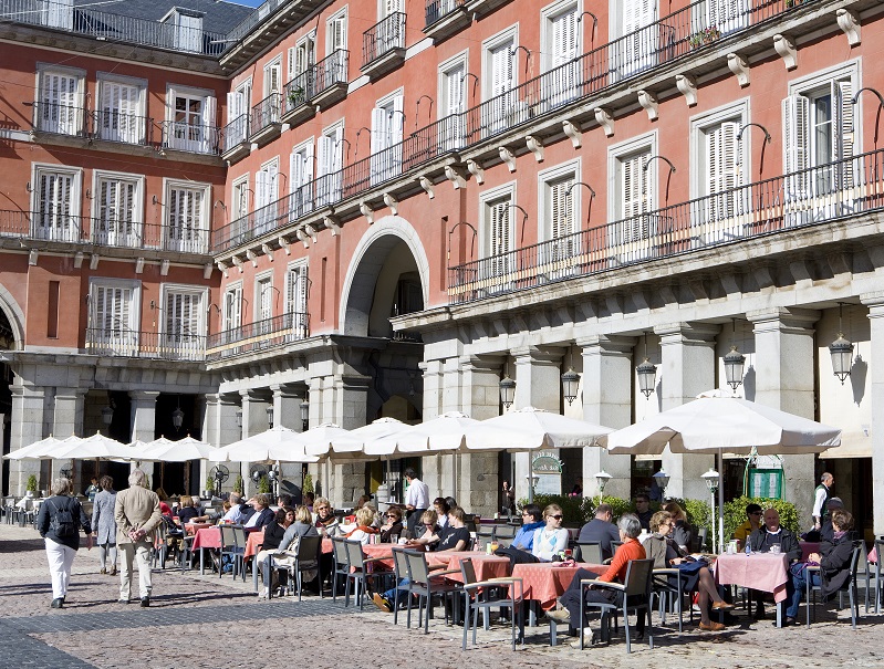 L’été, c’est un lieu de rendez-vous très prisé, où l’on prend un verre en terrasse, où l’on déjeune ou l’on dîne - DR : OT Espagne