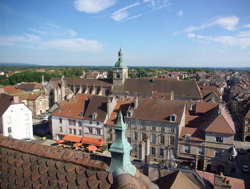 Connue pour ses eaux et son jambon, Luxeuil l’est moins pour sa formidable aventure monastique - DR : J.-F.R.