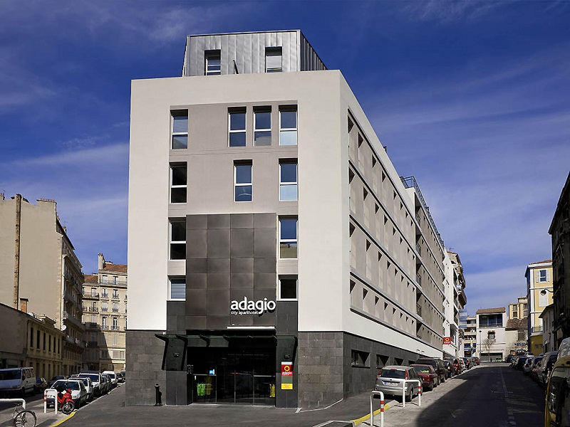 C'est la deuxième fois en quelques mois que les femmes de chambres de l'Apparthotel Adagio Vieux-Port de Marseille sont en grève - Photo : AccorHotels