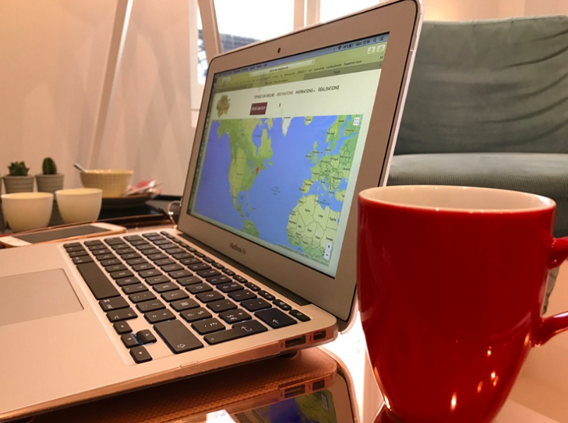Amandine Carré a créé Chemin des Voyageurs pour travailler partout, y compris en voyage - DR