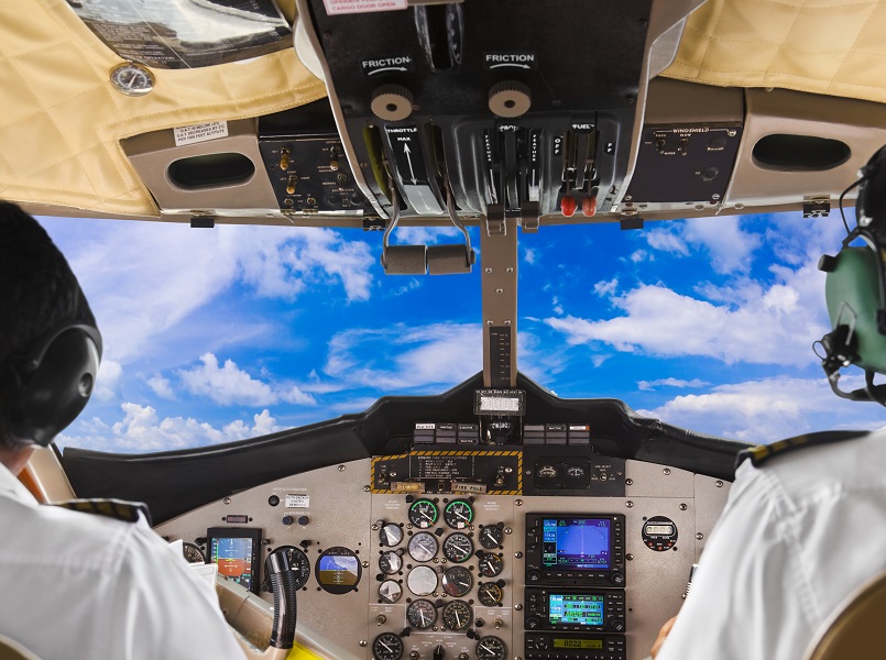 L’uniforme et le capital sympathie dont bénéficie le personnel navigant ne suffisent parfois plus à assurer une totale liberté de déplacement - Photo : © Nikolai Sorokin - Fotolia.com