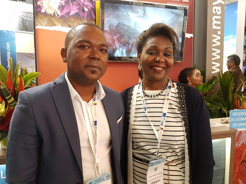 Michel Ahamed, directeur général du comité départemental du tourisme de Mayotte et Fatimati Razafinatoandro, présidente du CDT sur le stand de Mayotte à l'IFTM - Photo C.E. Michel Ahamed, directeur général du comité départemental du tourisme de Mayotte et Fatimati Razafinatoandro, présidente du CDT sur le stand de Mayotte à l'IFTM - Photo C.E.