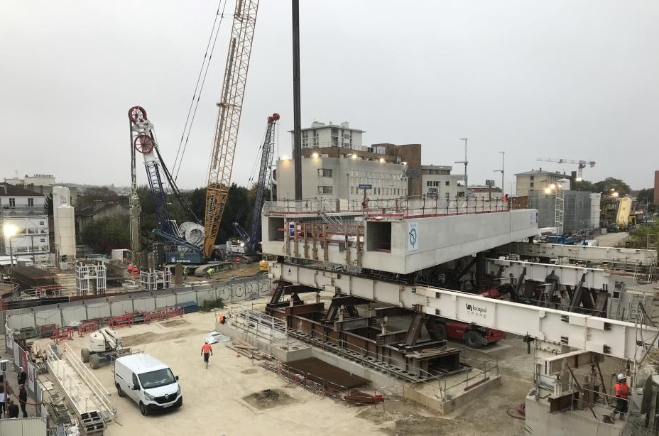 La raison de ces perturbations : le déplacement sur 26 mètres d'une dalle de béton pesant 3000 tonnes - Crédit photo : Ratp