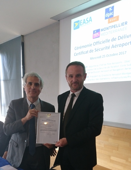 Remise du certificat - Philippe Ayoun & Emmanuel Brehmer - photo officiel aéroport Montpellier Méditerranée