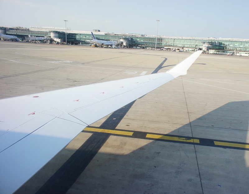 La surcharge des réservations passées au travers des GDS est en ce sens très pratique, car elle ne touche pas aux tarifs annoncés et elle a des effets considérables car 70% des ventes passent encore par les agents de voyages - DR Photo TourMaG.com La surcharge des réservations passées au travers des GDS est en ce sens très pratique, car elle ne touche pas aux tarifs annoncés et elle a des effets considérables car 70% des ventes passent encore par les agents de voyages - DR Photo TourMaG.com