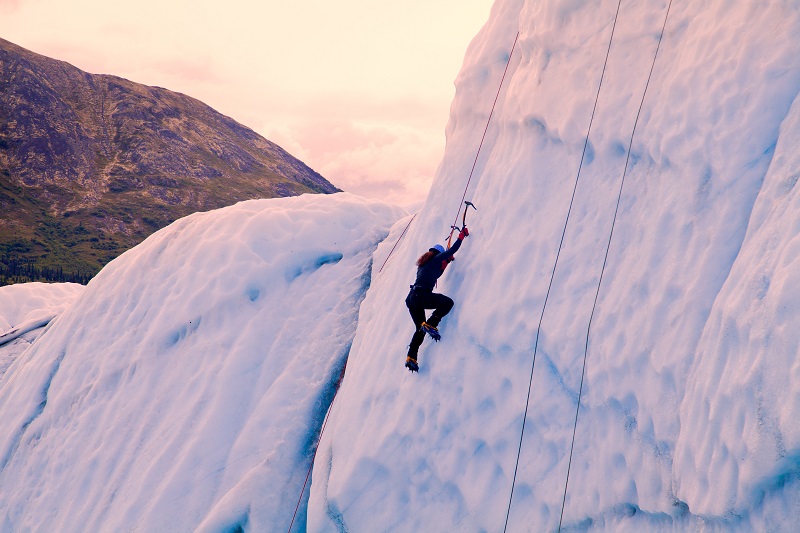 Escalade sur la glace Crédit : Adrenaline Hunter