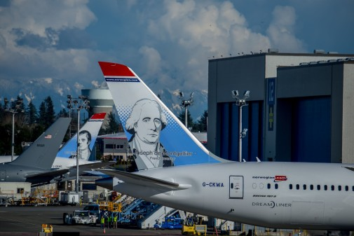 Dreamliner Frères Montgolfier - Usine Boeing d'Everett - DR