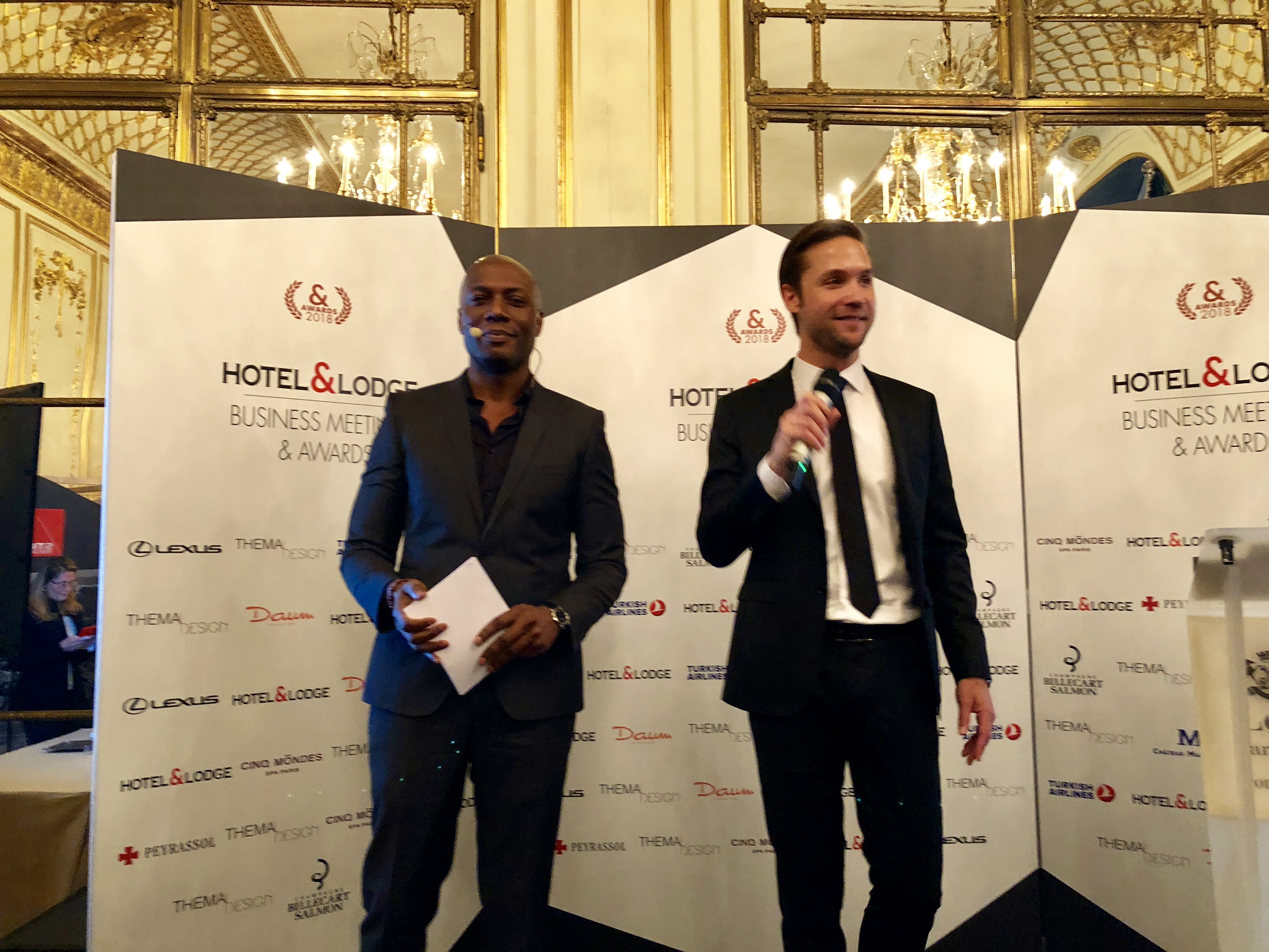 Jérôme Gruget, directeur Général du groupe Hôtel & Lodge, avec Harry Roselmack, les deux chevilles ouvrières de la soirée /photo JDL