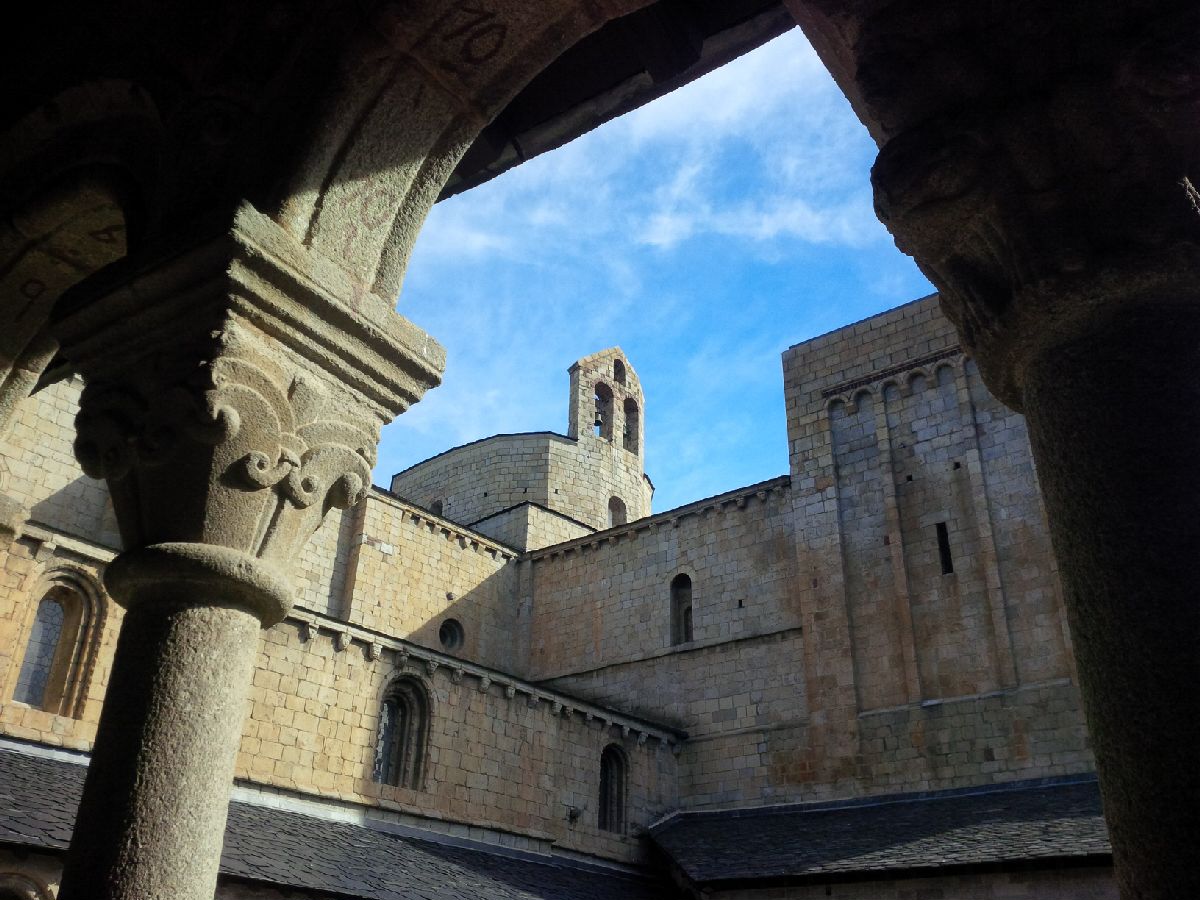 La Cathédrale Santa Maria, bijou de l'art roman.
