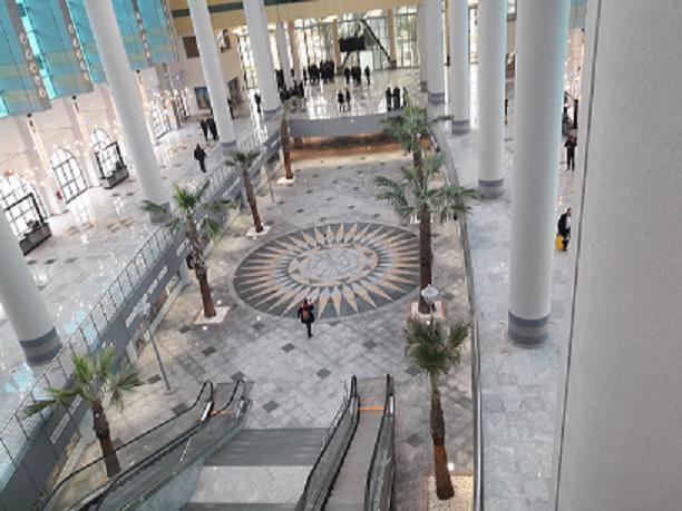 Gigantesque, imposant, le hall d'entrée. ¨Photo MS.