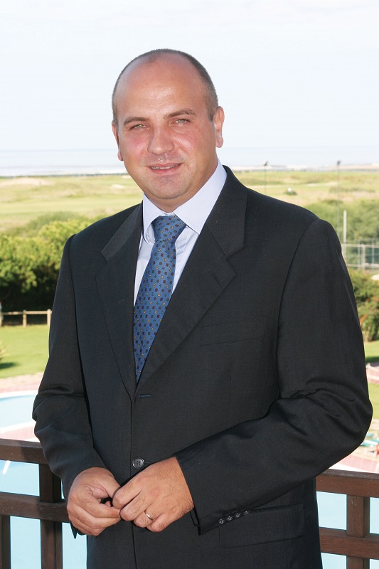 Mario Pilato, directeur commercial d’Azureva - DR : Azureva Mario Pilato, directeur commercial d’Azureva - DR : Azureva