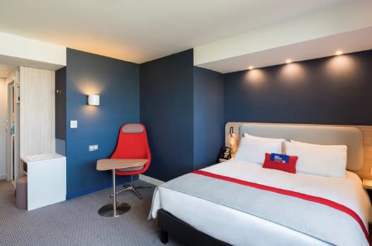 DR : Holiday Inn Express®