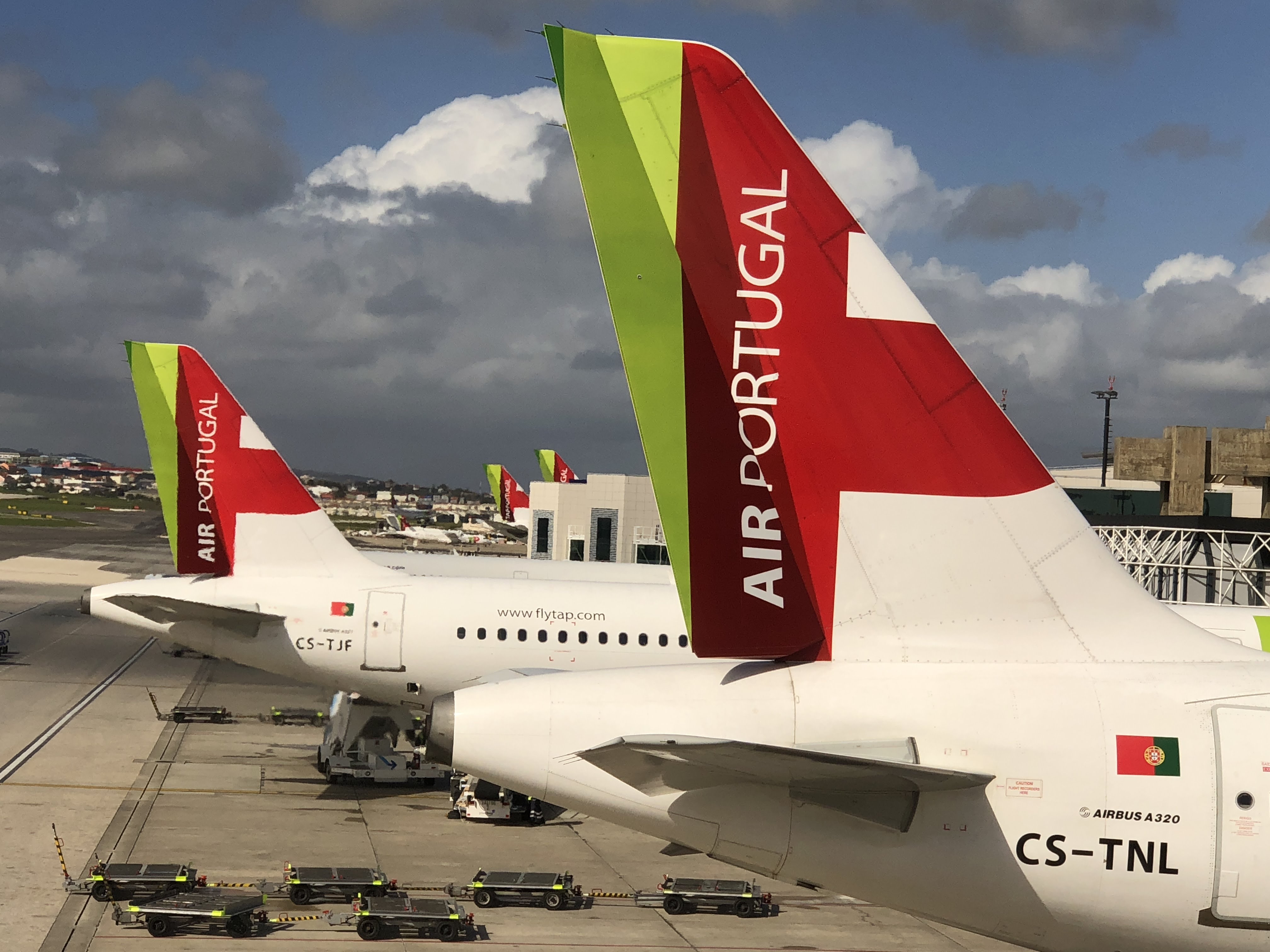 TAP Air Portugal , membre de Star Alliance, 83 destinations dans 34 pays à travers le monde /photo JDL dr
